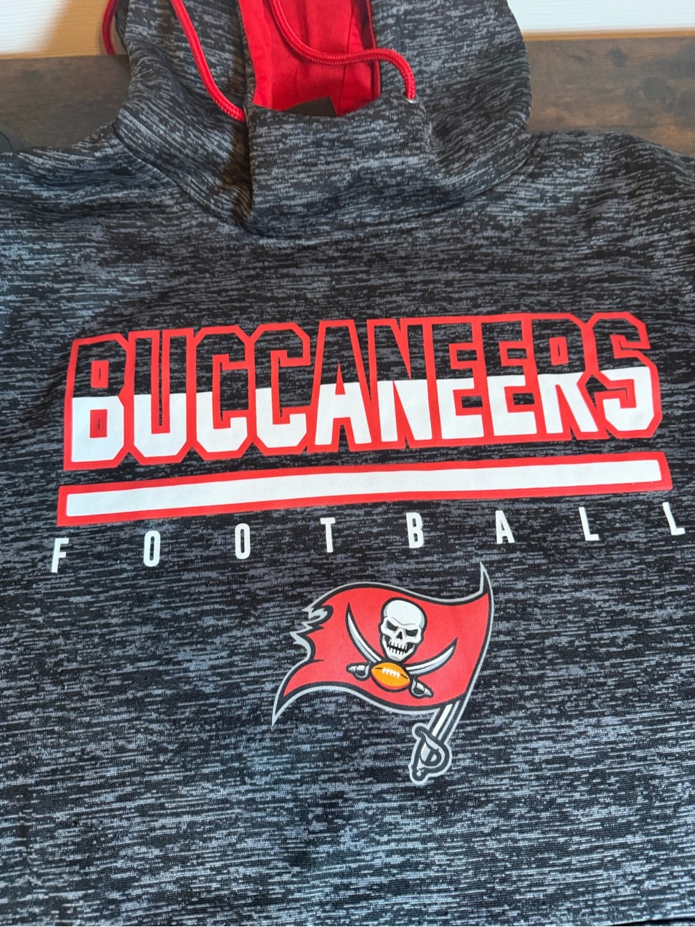 NFL Team Apparel Tampa Bay Buccaneers Men’s Small Gray Pullover Hoodie Sporty - Picture 12 of 12